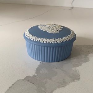 Wedgwood jasperware trinket dish with lid